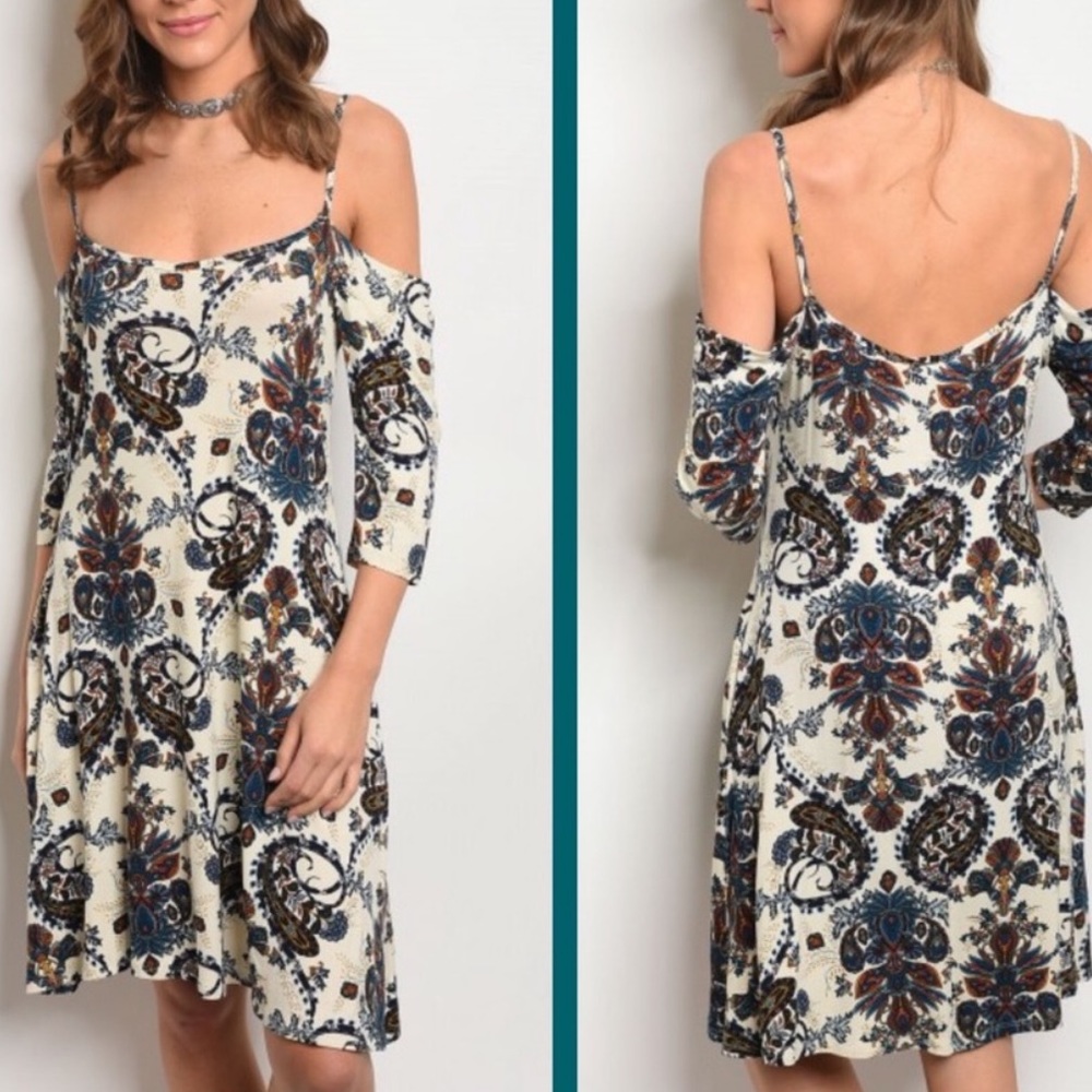 🤯MOVING SALE🤯Off the shoulder dress